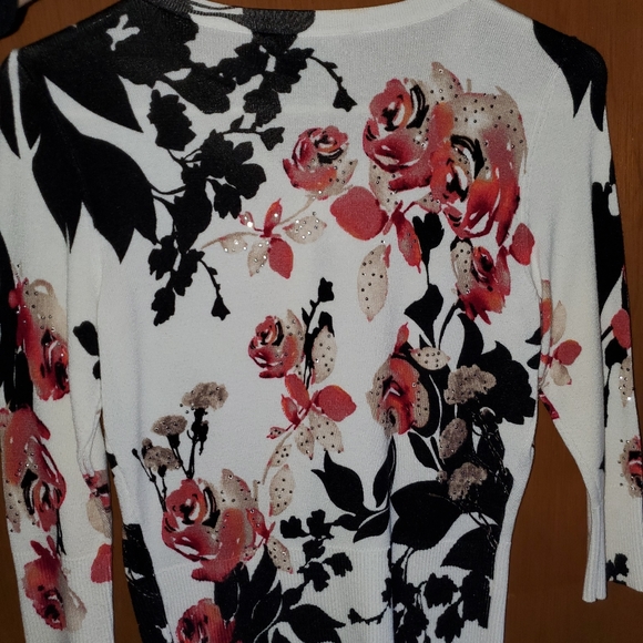 Sweater - Picture 2 of 4